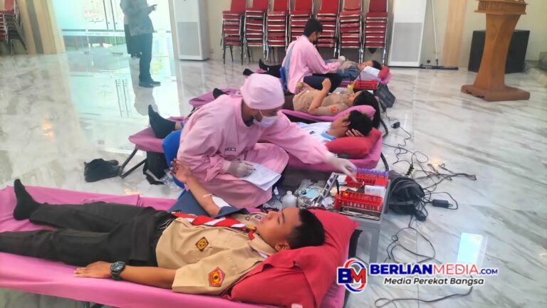 Sambut HUT ke-80 RI, PMI WIRA SMAN 4 Semarang Gelar Aksi Donor Darah