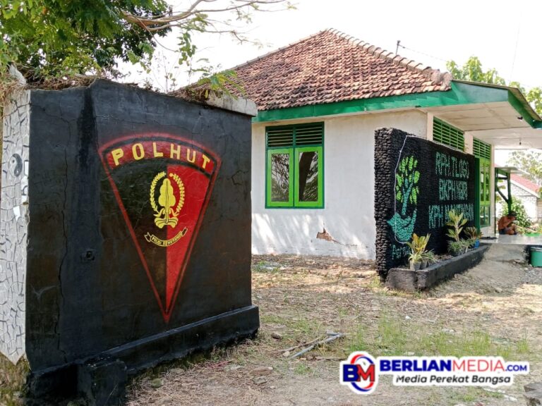 Karyawan Perhutani Rela Perbaiki Rumah Dinas, Bahkan Swadaya Semua Bidang Pekerjaan