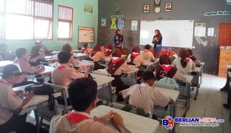 PKBI Rembang Lakukan Edukasi Reproduksi Remaja Di SMPN 6 Rembang
