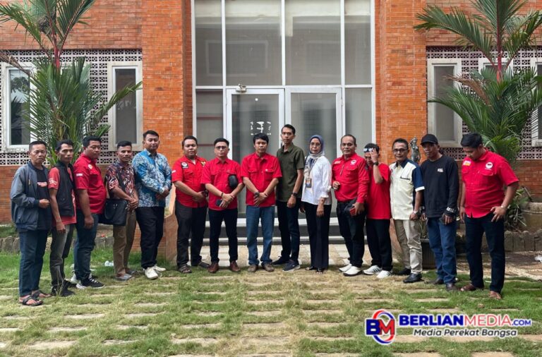 Estafet Kepemimpinan,Parman Terima SK AWIBB DPC Bekasi Raya