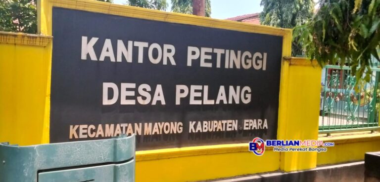 Petinggi dan Sekretaris Desa Pelang Jepara Akhirnya Berdamai di Kantor Petinggi Desa