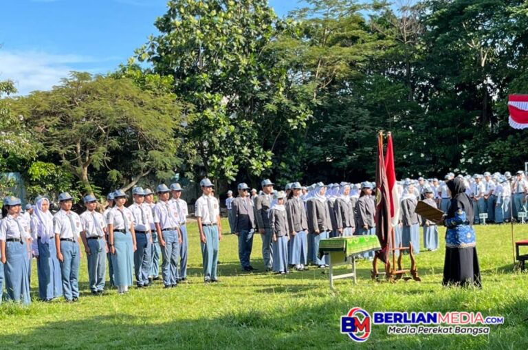 SMAN 4 Semarang Gelar Upacara Hari Kesaktian Pancasila, Lantik Ketua OSIS Baru
