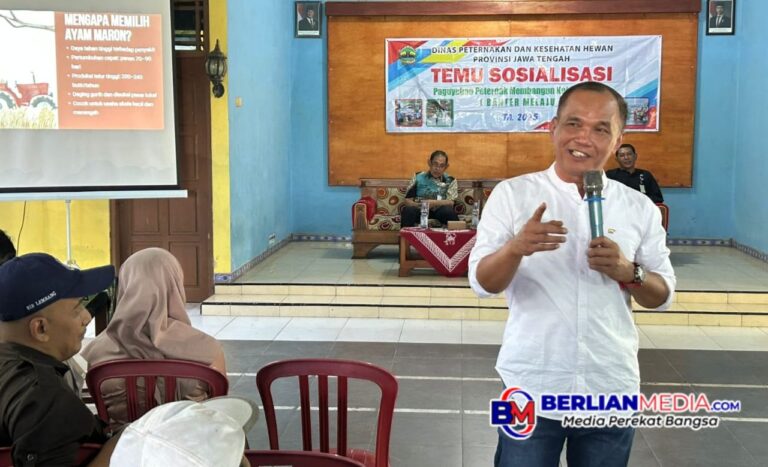 Sumanto Serahkan Bantuan Ayam, Berharap Bisa Tingkatkan Perekonomian Warga