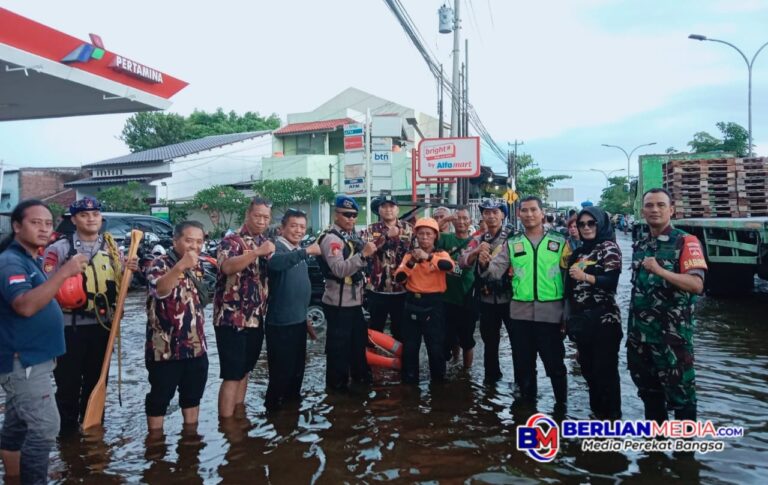 GM FKPPI dan BAZNAS Kota Semarang Bagikan Nasi Bungkus untuk Warga Terdampak Banjir
