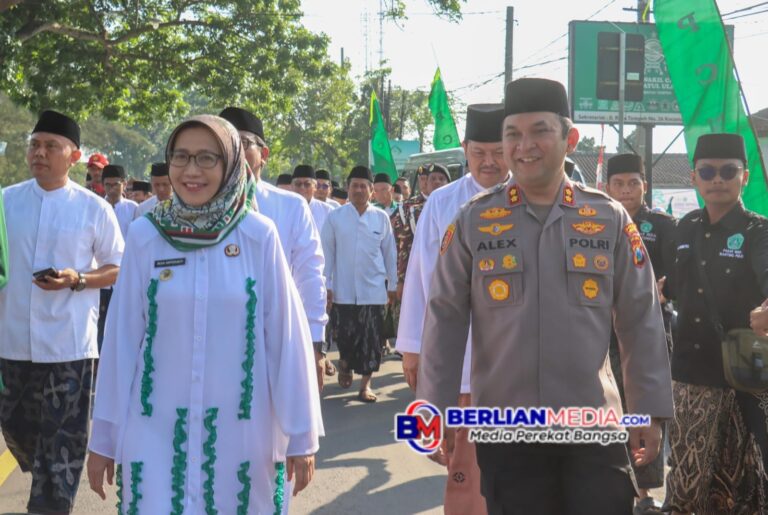 Kapolres Lumajang Ajak Santri Perkuat Persatuan dan Toleransi di Upacara Hari Santri