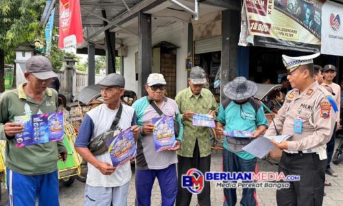 Polres Demak Tingkatkan Edukasi Keselamatan Lalu Lintas Lewat Kegiatan Jum’at Berkah