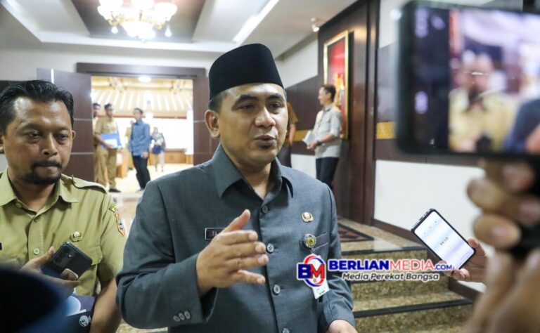 Wagub Gus Yasin Tegaskan Polemik Enam Hari Sekolah Masih dalam Kajian