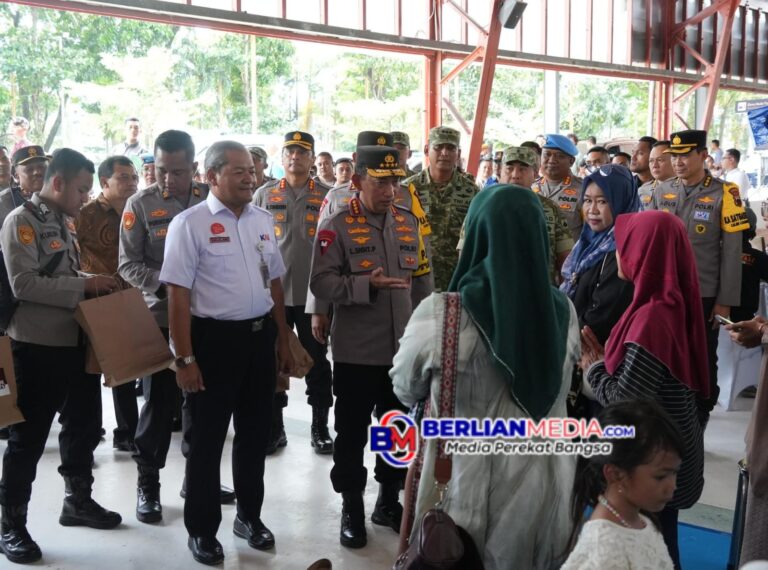 Wujudkan KA Aman dan Menyenangkan, KAI Daop 4 dan Kapolri Pastikan Pengamanan Nataru di Stasiun Semarang Tawang