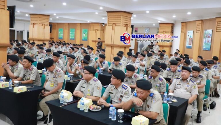 Selenggarakan Pembinaan dan Pemantauan Penerapan Manajemen Risiko, untuk Proses Pengambilan Keputusan