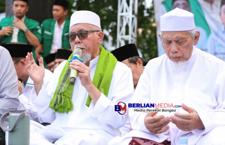Harlah Satu Abad NU di Brebes, Pengasuh Pondok Pesantren Al Hikmah 1 Benda Doakan Brebes dan Indonesia