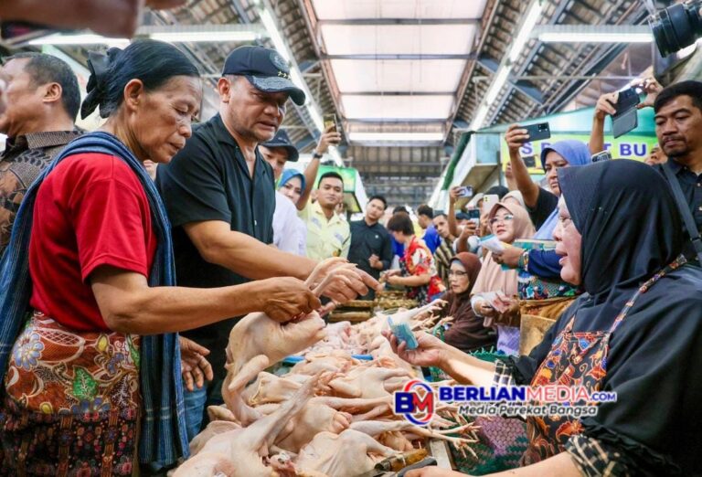 Blusukan Pasar Gede Solo, Gubernur Luthfi Borong Rambak hingga Pete, Pastikan Harga Terkendali Jelang Lebaran