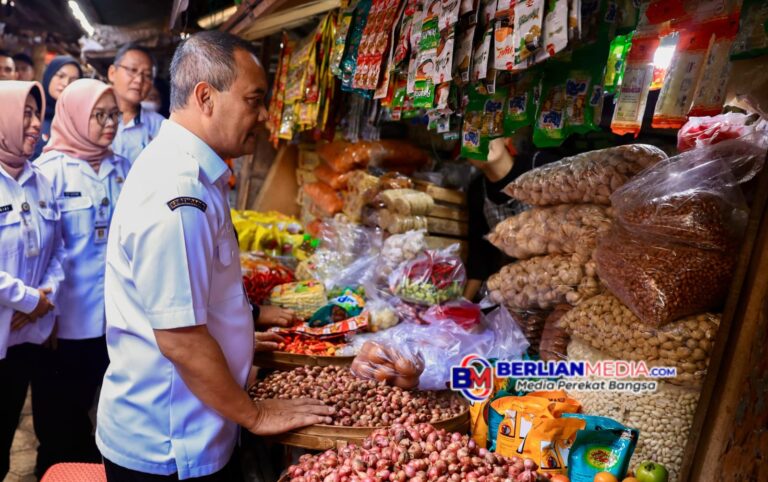 Gubernur Luthfi Turun ke Pasar Gondang Sragen, Cek Harga dan Pastikan Stok Pangan Aman Jelang Lebaran