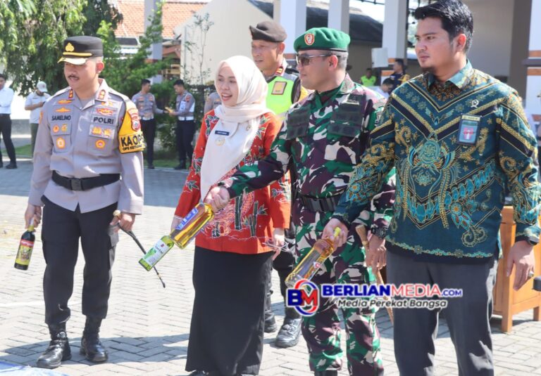 Ribuan Botol Miras Dimusnahkan, Polres Demak Perkuat Upaya Jaga Kamtibmas