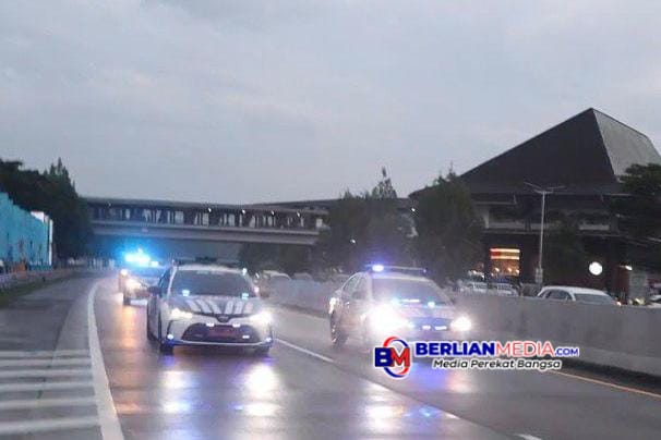 Polres Semarang Kembali Buka One Way Tol Ungaran, Urai Kepadatan Puncak Arus Balik