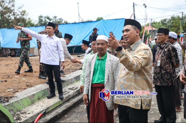 Wagub Jateng Taj Yasin Kunjungi Masjid Bersejarah Terbakar di Boyolali