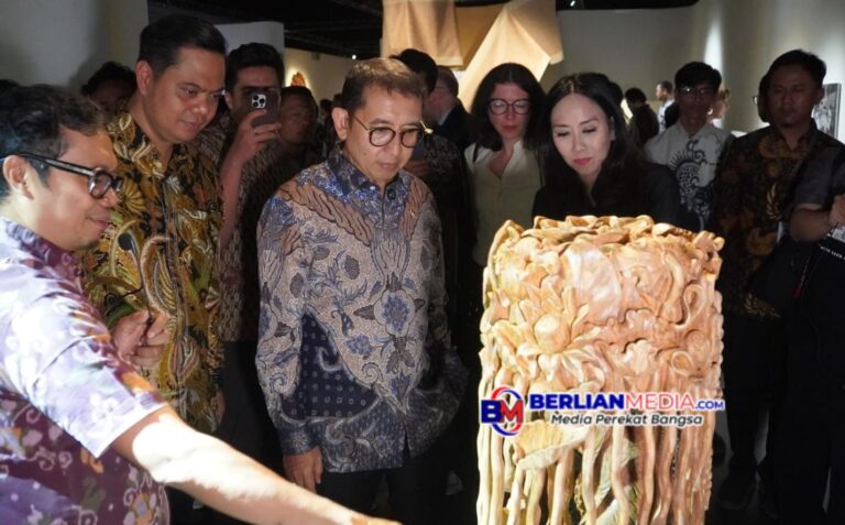 Buka Pameran “TATAH”, Menteri Kebudayaan Ajak Generasi Muda Lestarikan Ukir Jepara