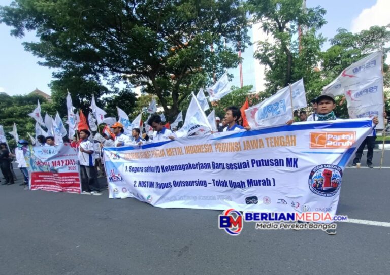 Ratusan Buruh Jateng Unjuk Rasa di DPRD, Tuntut Hapus Outsourcing dan Upah Murah