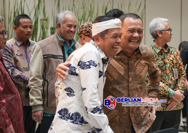 Tepis Isu Renggang, Ahmad Luthfi dan KDM Ngobrol Akrab Penuh Canda Tawa