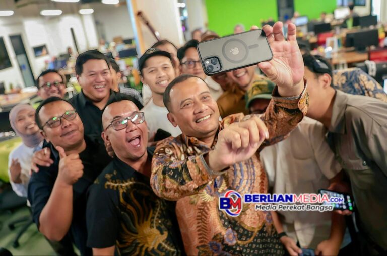 Di Tengah Banyaknya Hoaks, Media Massa Jadi Penjernih Informasi