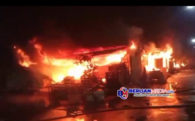 Kios-kios Pasar Kanjengan Kawasan Johar Semarang Juga Dilalap Jago Merah Rabu Tengah Malam