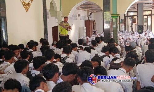 Antisipasi Hari Buruh, Polsek Pageruyung Beri Pembinaan Siswa SMK Negeri 05 Kendal