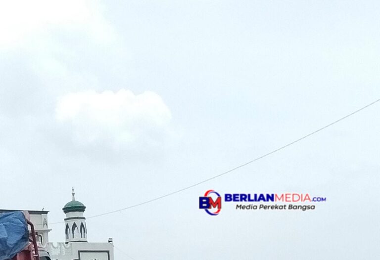 Cuaca Kota Semarang Hari Rabu Ini Didominasi Panas Menyengat, Hujan Hanya Singgah Sesaat