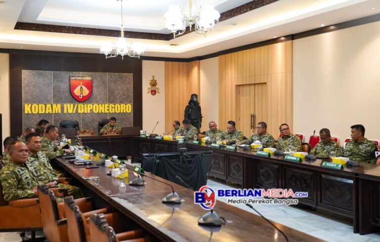 Kasdam IV/Diponegoro Ikuti Vicon Bersama Waasops Panglima TNI, Pantau Situasi Peringatan Hari Buruh 2026