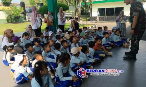 TK Sejahtera Kunjungi Kodim 0736/Batang Tanamakan Cinta Tanah Air Sejak Dini