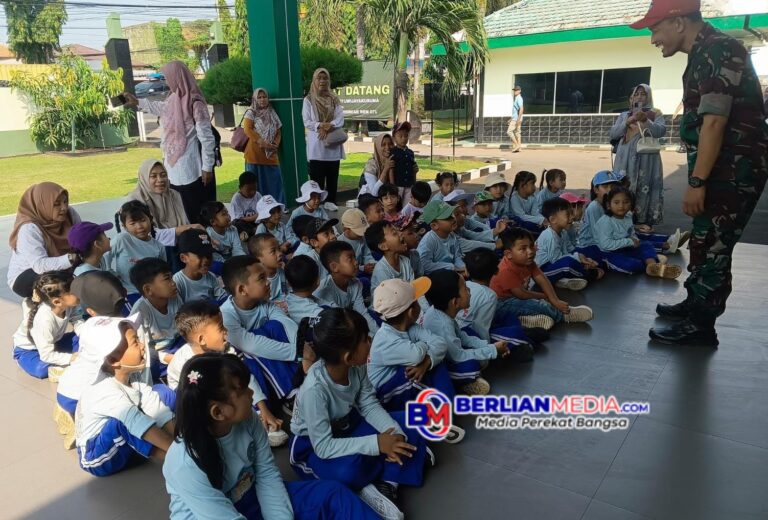 TK Sejahtera Kunjungi Kodim 0736/Batang Tanamakan Cinta Tanah Air Sejak Dini