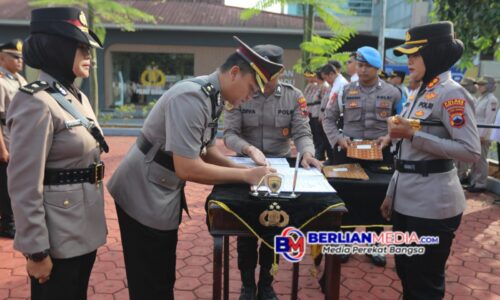 Polres Semarang Gelar Sertijab PJU dan Kapolsek Jajaran, Kapolres Tekankan Integritas dan Pelayanan Humanis